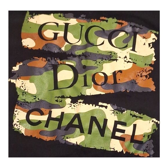 Chic Black Designer Graphic Tee - Picture 3 of 3